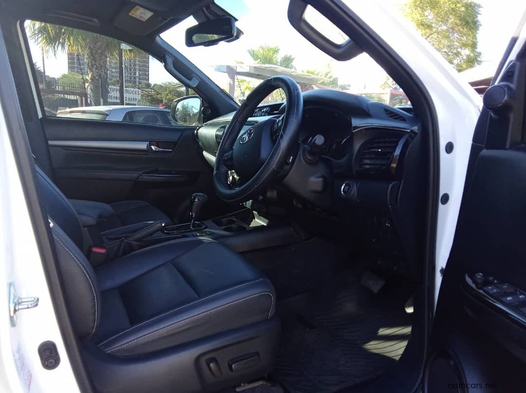 2025 Toyota Hilux 2.8 GD-6 RB LEGEND 4X4 pictures