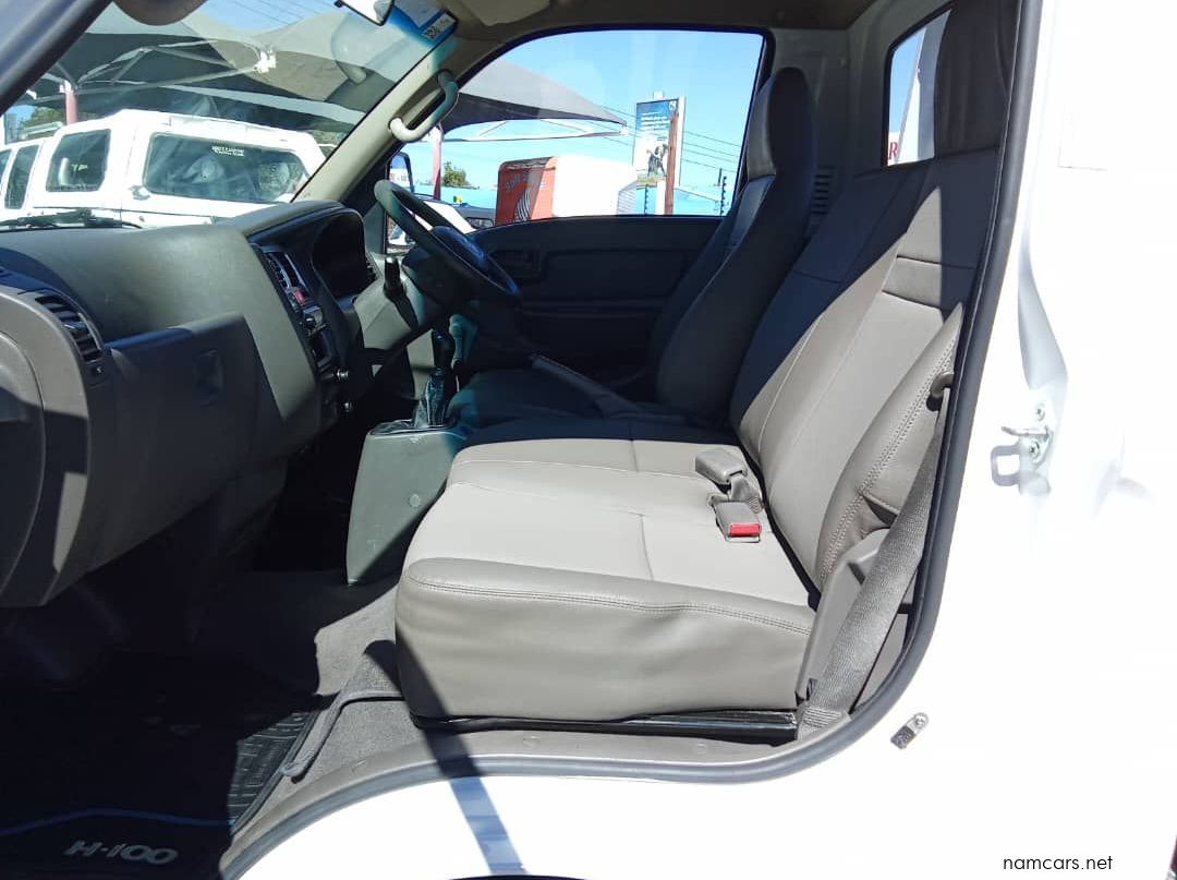 2022 Hyundai H100 2.6D D/S pictures