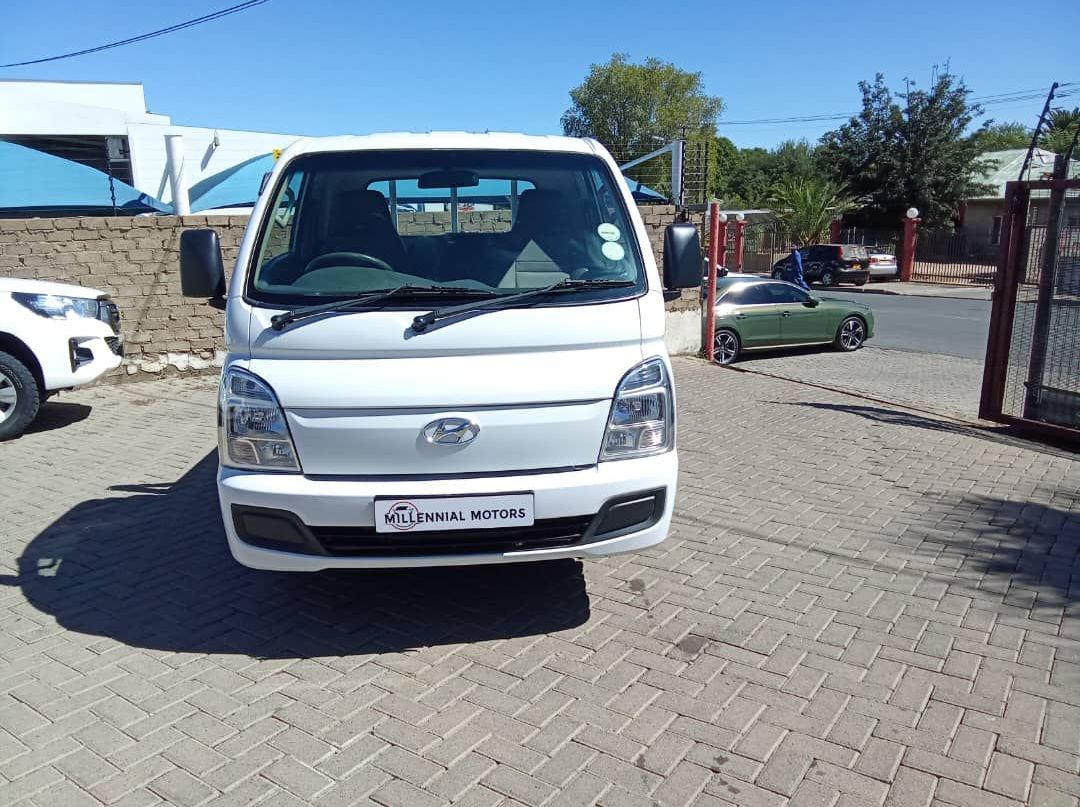 2022 Hyundai H100 2.6D D/S pictures