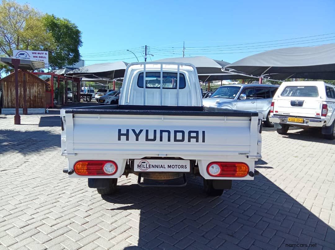 2022 Hyundai H100 2.6D D/S pictures
