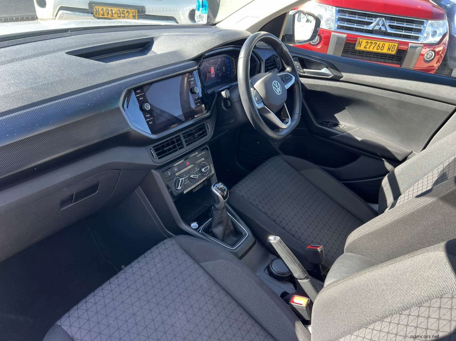 2023 Volkswagen T-CROSS 1.0 TSI COMFORTLINE pictures
