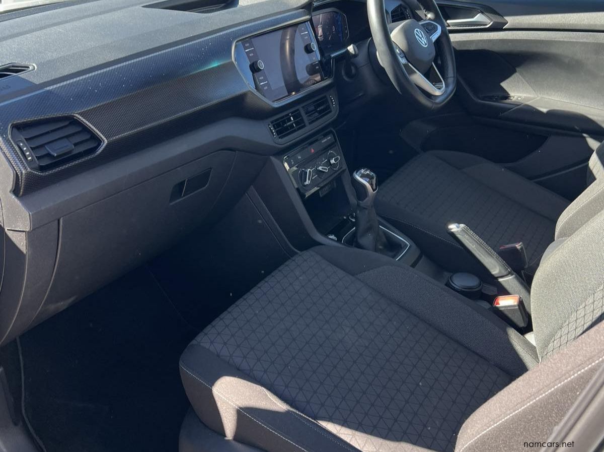 2023 Volkswagen T-CROSS 1.0 TSI COMFORTLINE pictures