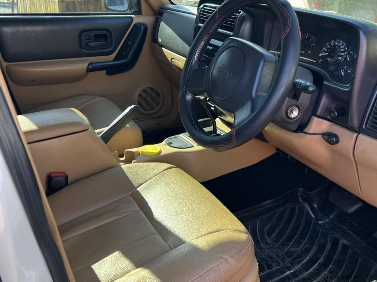 1998 Jeep Cherokee Sport 4.0 A/T pictures