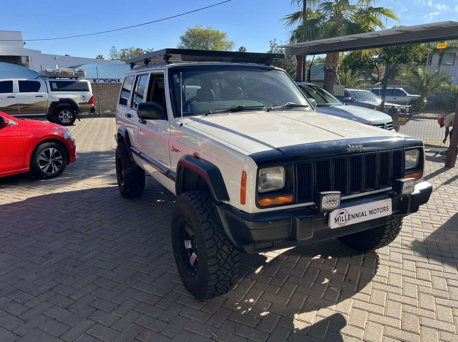 1998 Jeep Cherokee Sport 4.0 A/T pictures