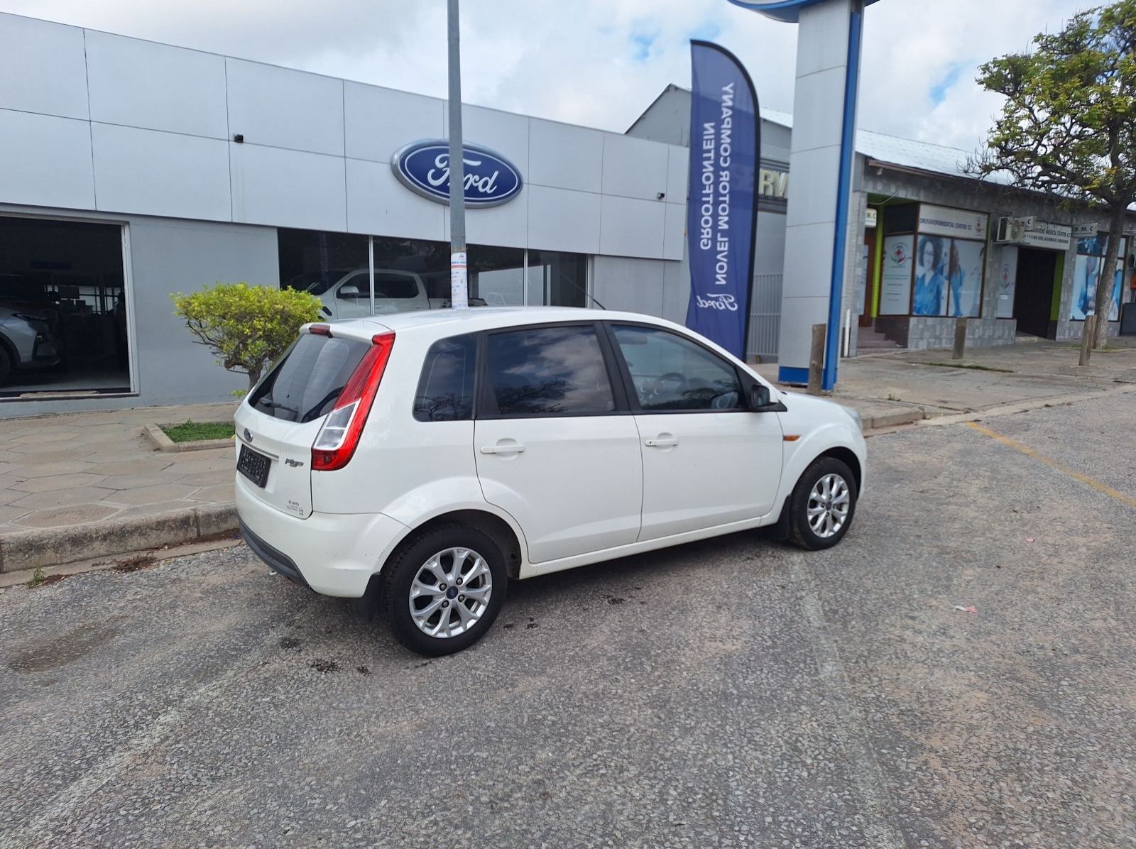 2013 Ford Figo 1.4 Trend 5Dr pictures