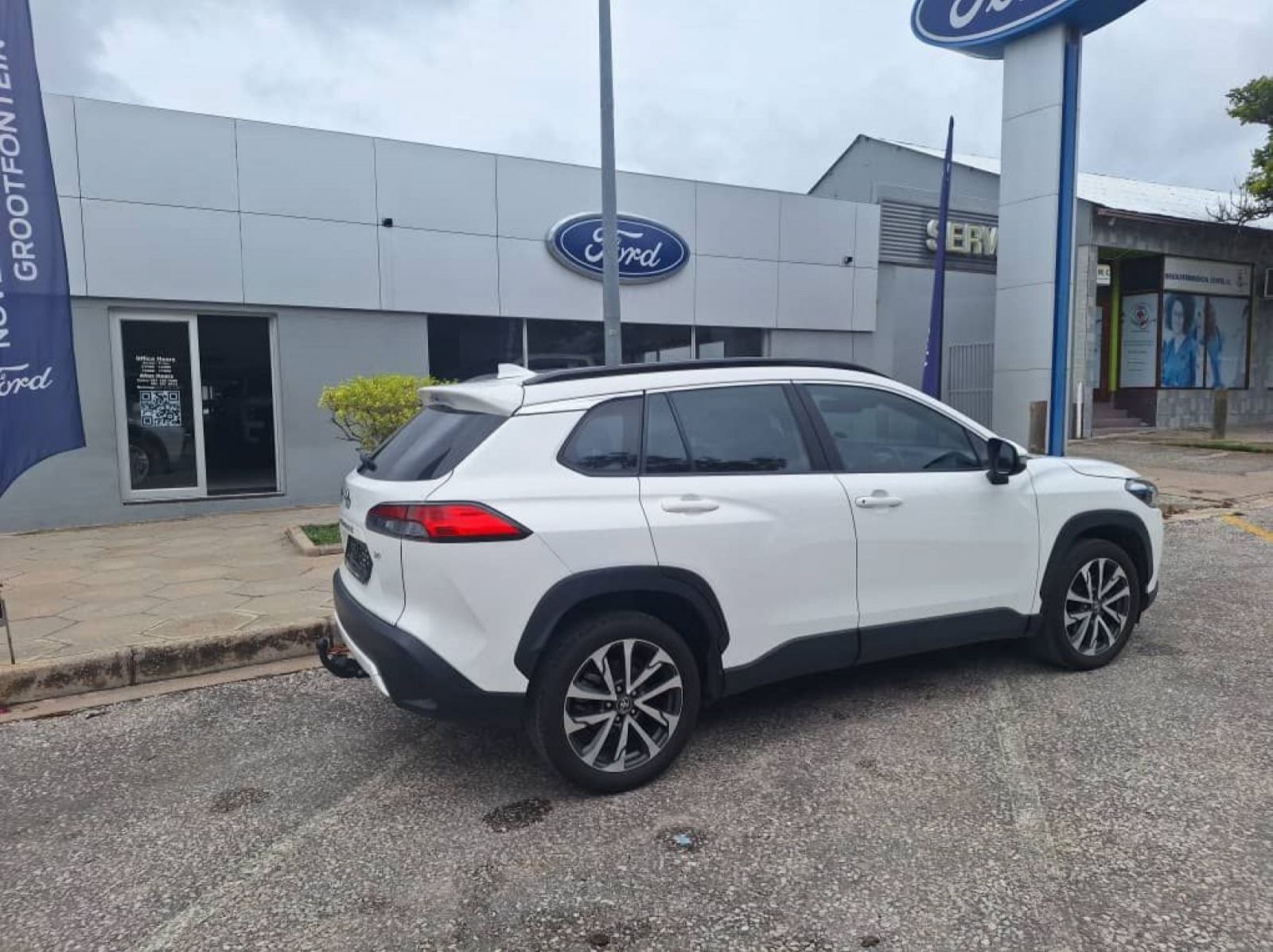 2022 Toyota Corolla Cross 1.8XR pictures