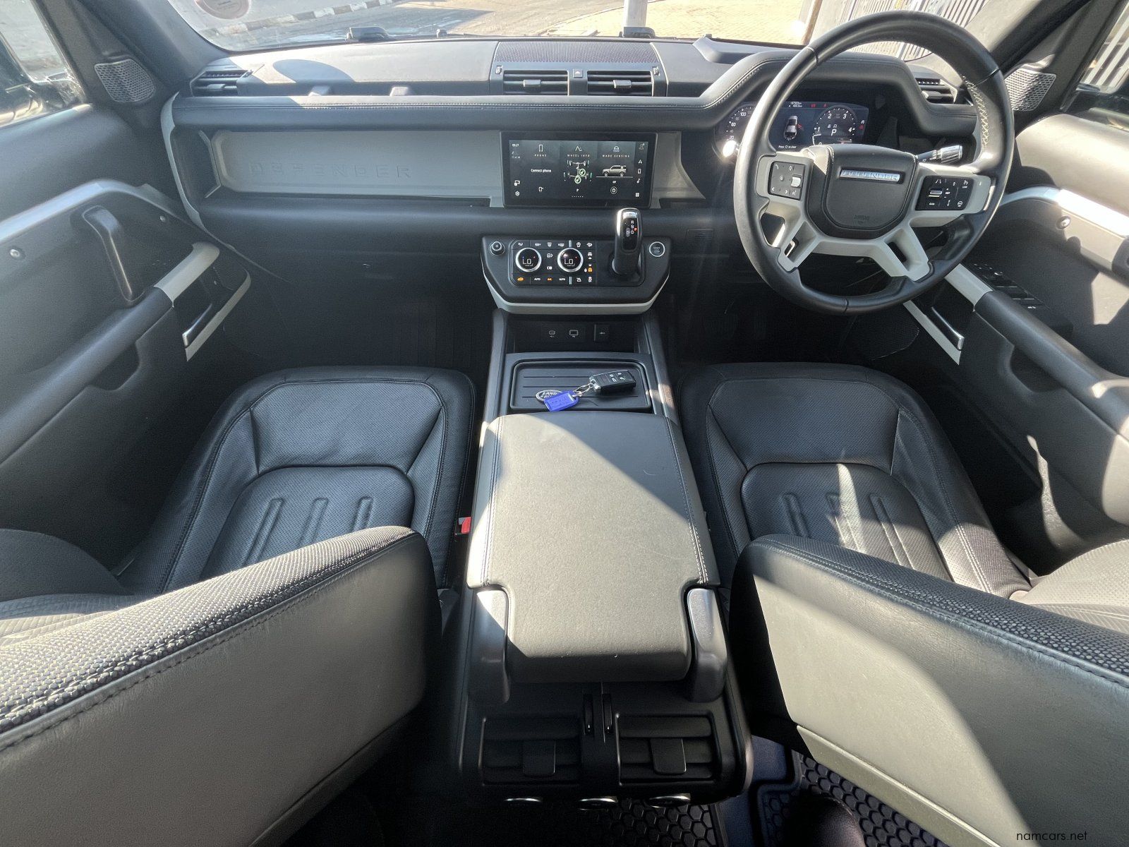 2021 Land Rover DEFENDER 110 D300 HSE X-DYNAMIC photo