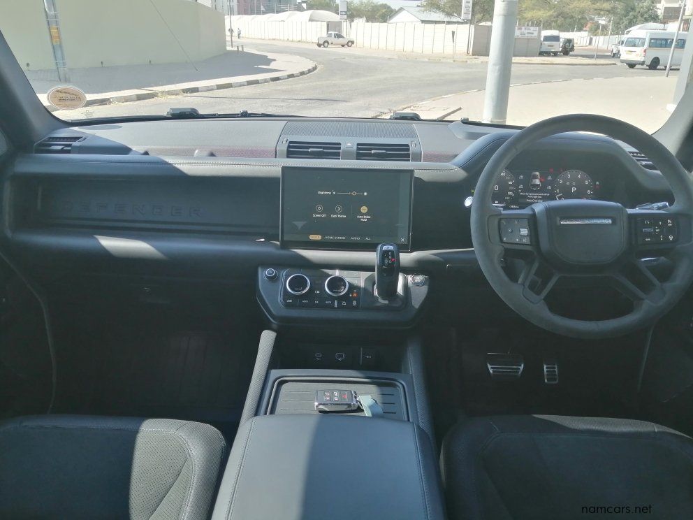 2022 Land Rover DEFENDER  110 P525 V8 386KW photo