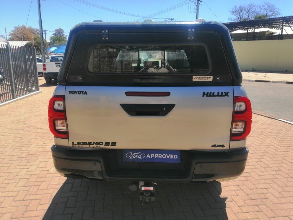 2025 Toyota HILUX 2.8 GD-6 LEGEND 55 D/C 4X4 A/T photo