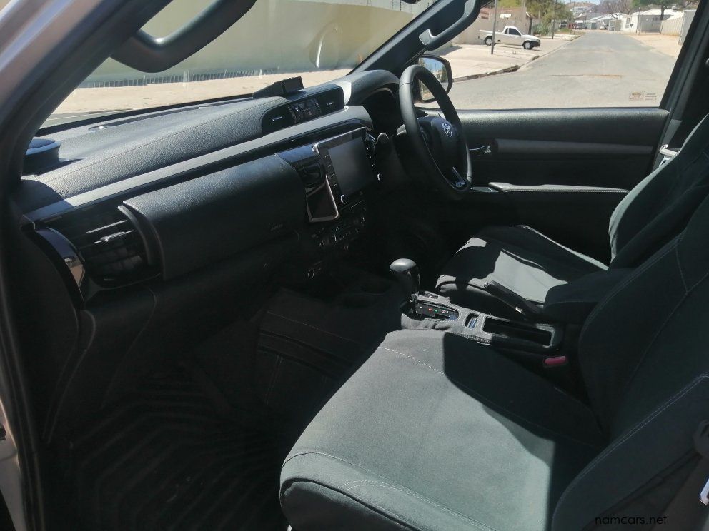 2025 Toyota HILUX 2.8 GD-6 LEGEND 55 D/C 4X4 A/T photo