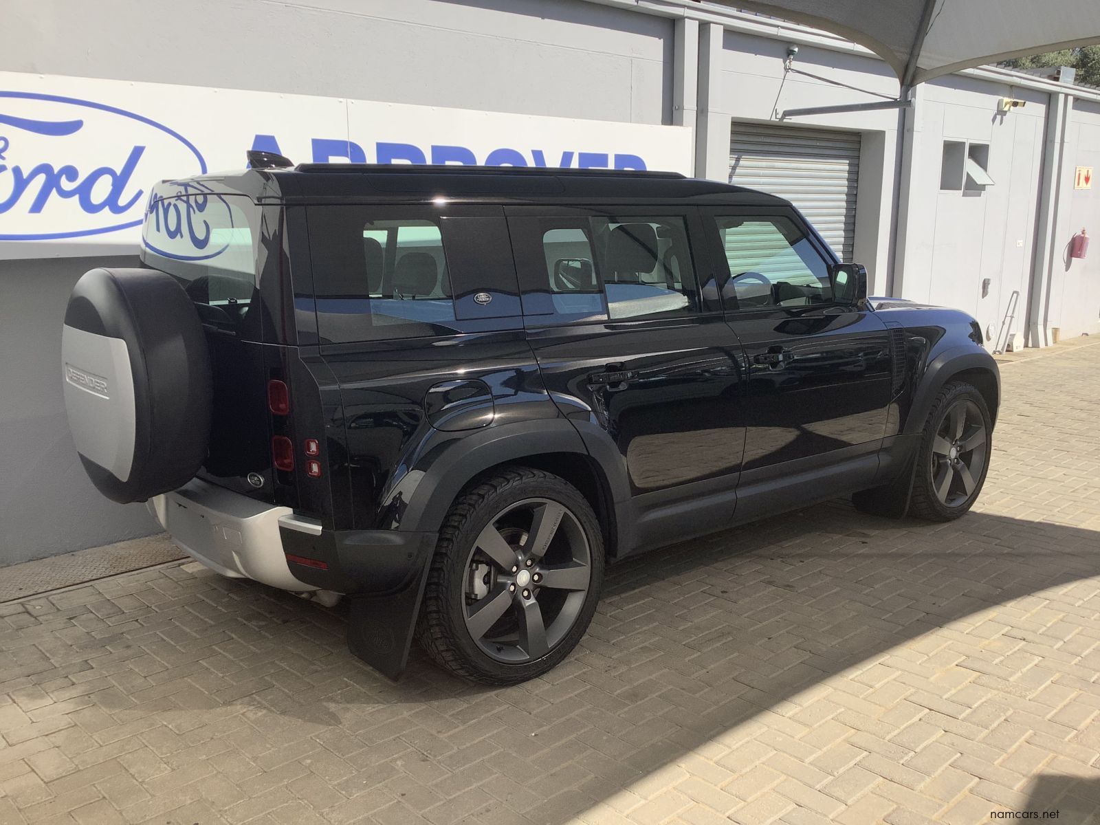 2020 Land Rover DEFENDER D240 SE 177KW photo