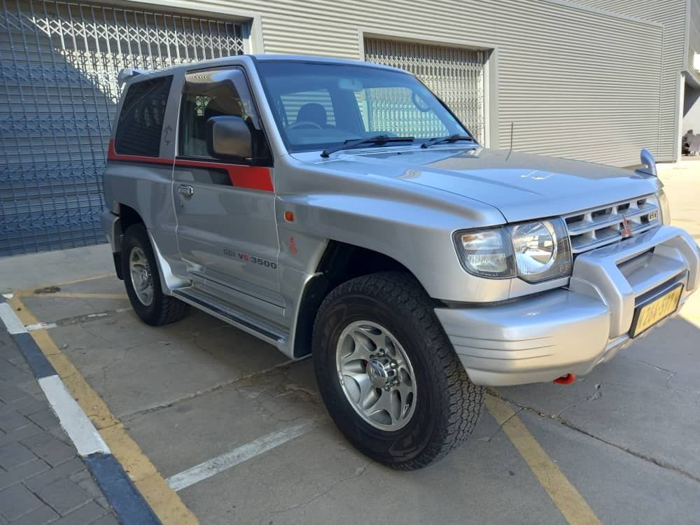 1998 Mitsubishi PAJERO 3,5 GLS photo