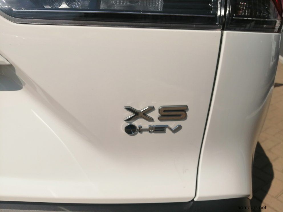 2026 Toyota CROSS 1.8 XS HYBRID photo