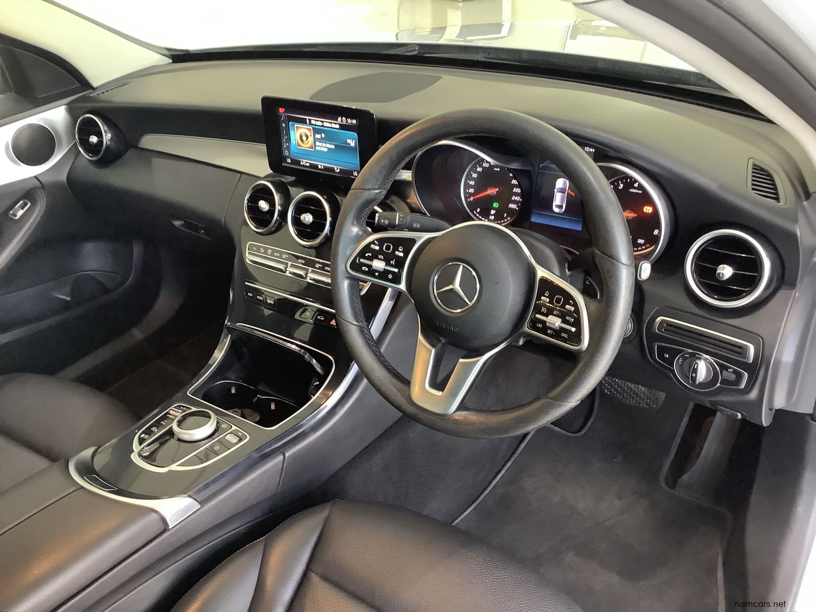 2021 Mercedes-Benz C180 AT photo