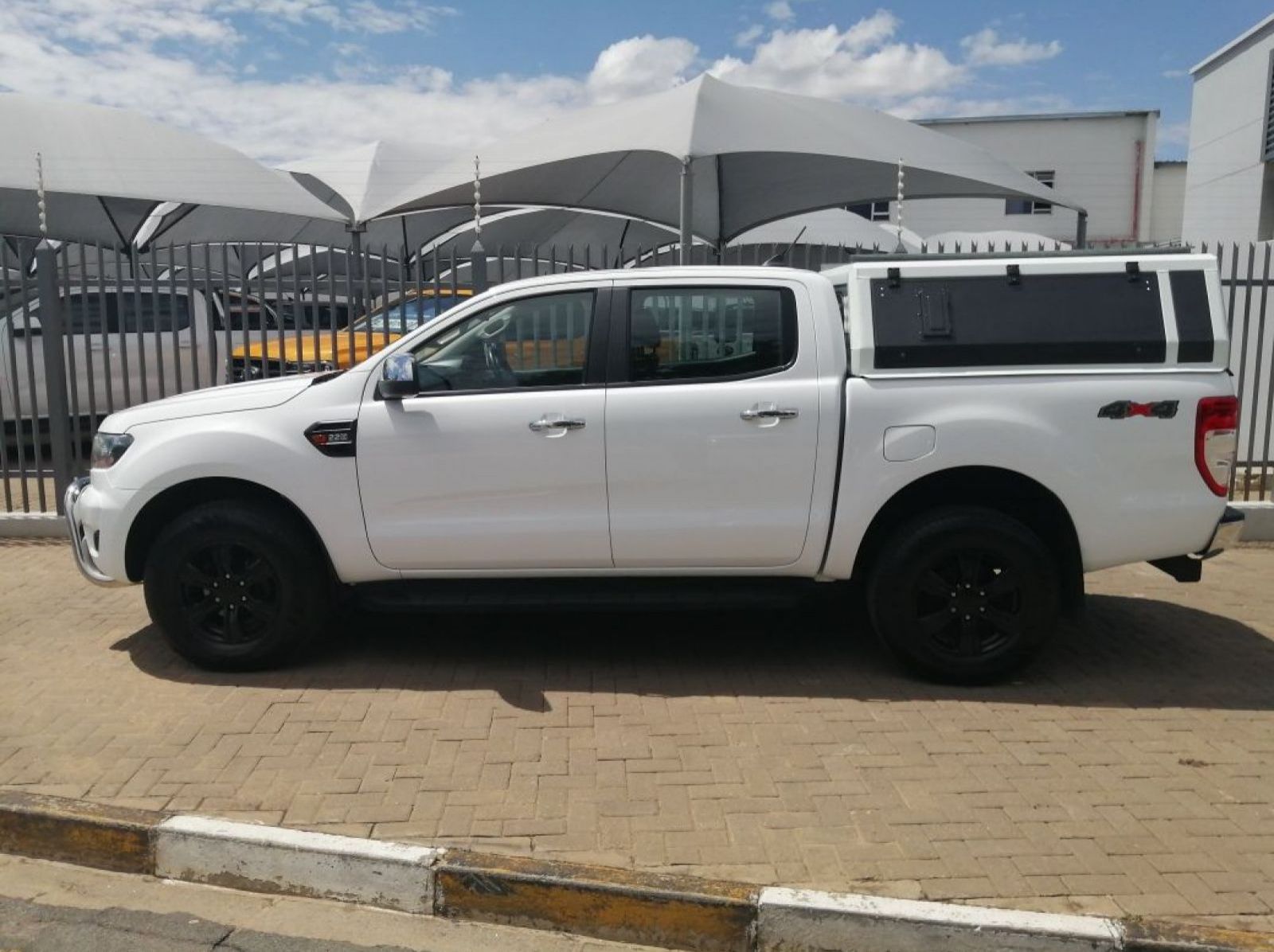 Used Ford RANGER 2.2TDCI XLS D/C 4X4 A/T  for sale in Windhoek, Namibia
