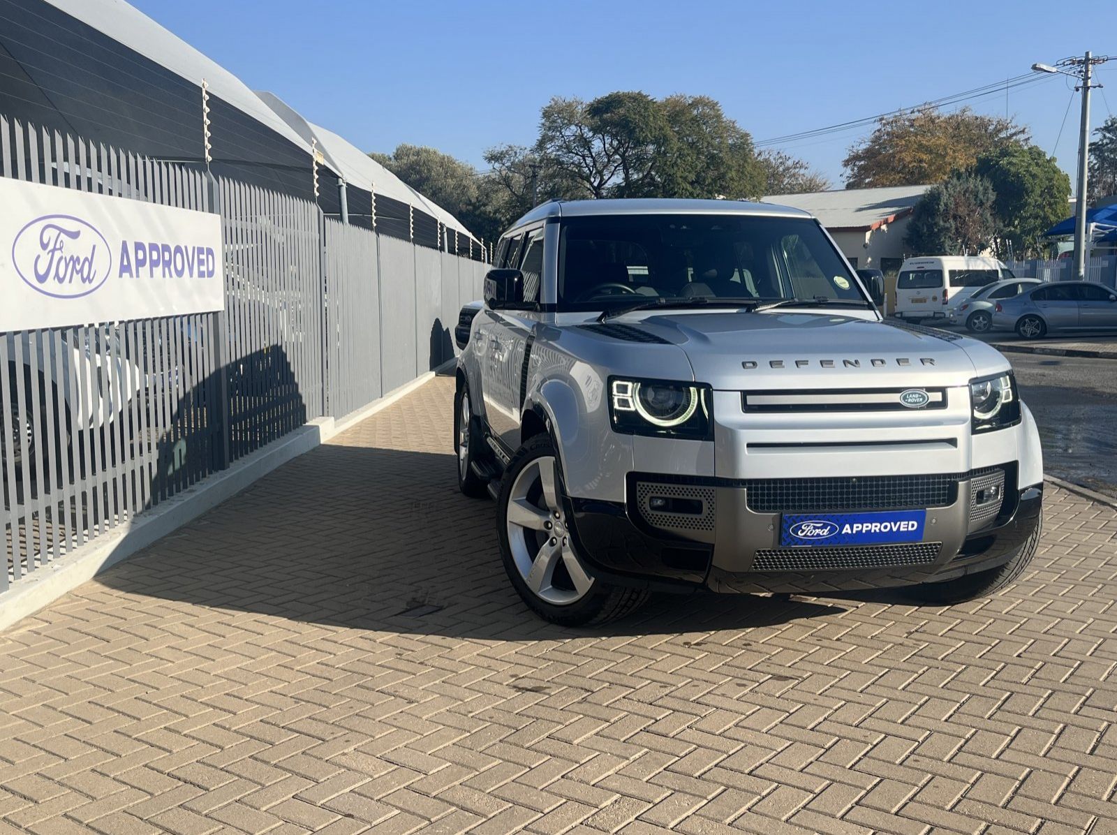 Used Land Rover DEFENDER 110 D300 HSE X-DYNAMIC for sale in Windhoek, Namibia