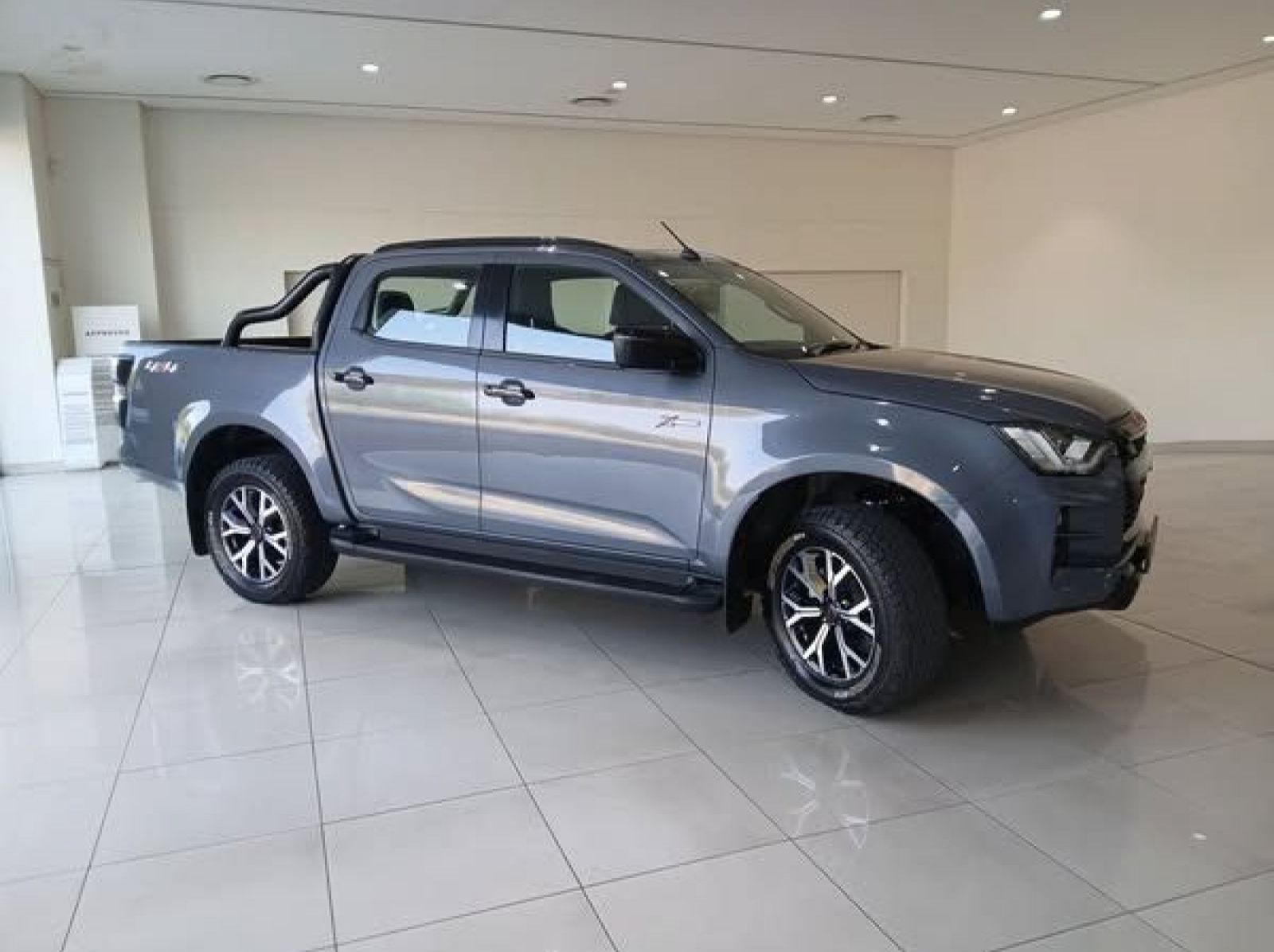 2025 Isuzu D-MAX 1.9TDI HR X-RIDER 4X4 A/T D/C pictures