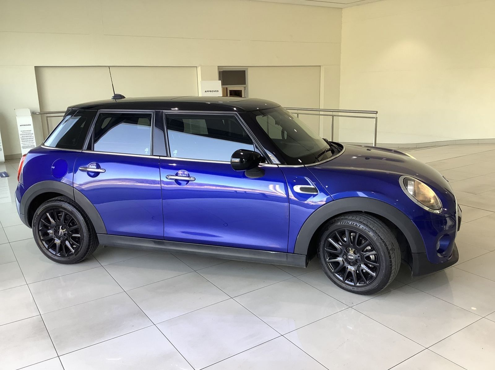 Used Mini COOPER 1.5 TURBO A/T for sale in Windhoek, Namibia