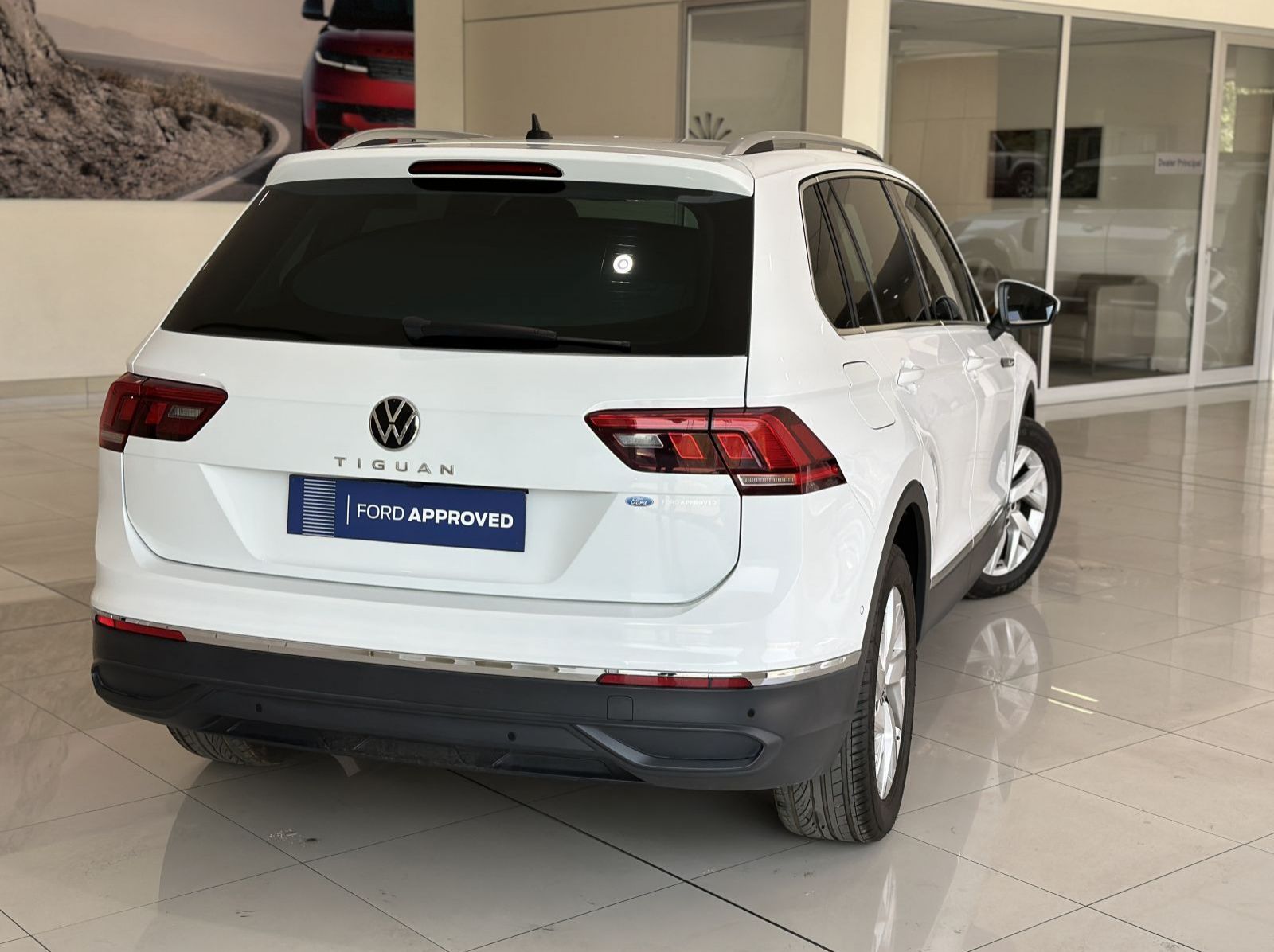 2023 Volkswagen TIGUAN  1.4TSI LIFE DSG pictures