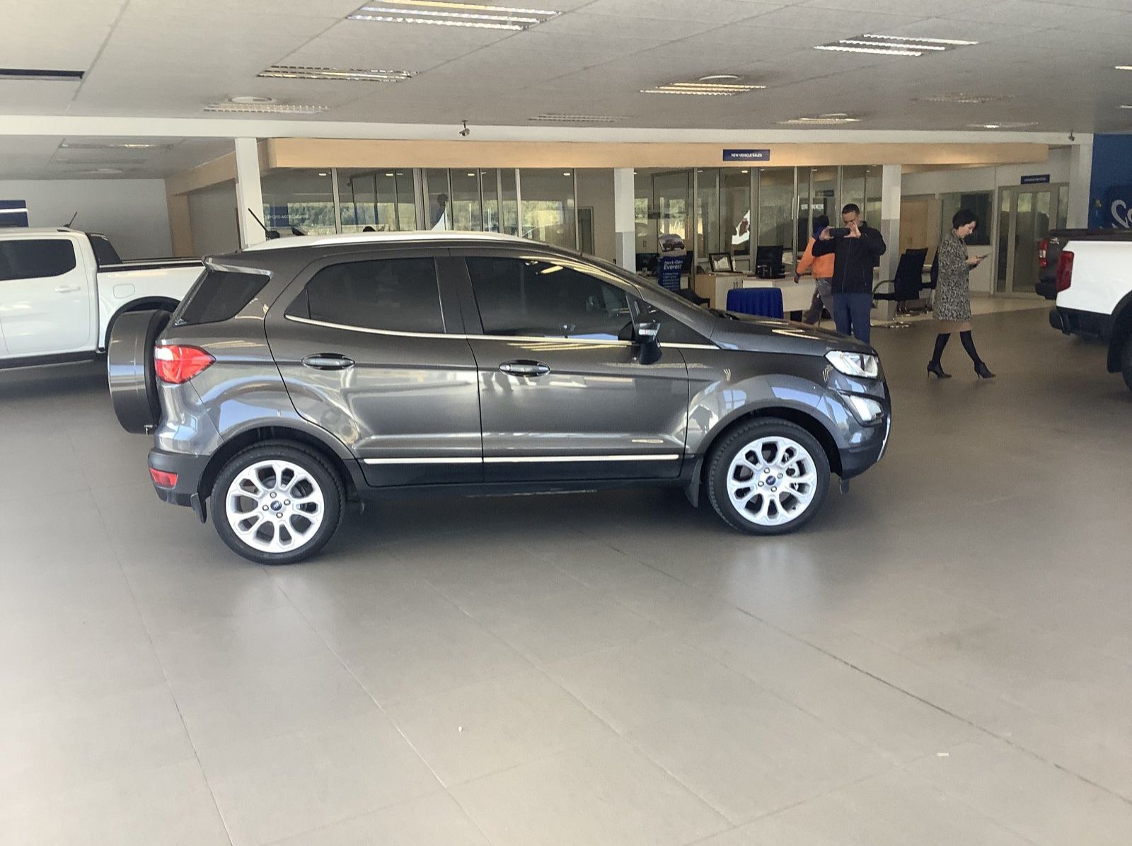 2016 Ford ECOPSPORT 15TIVCT TITANIUM A/T pictures