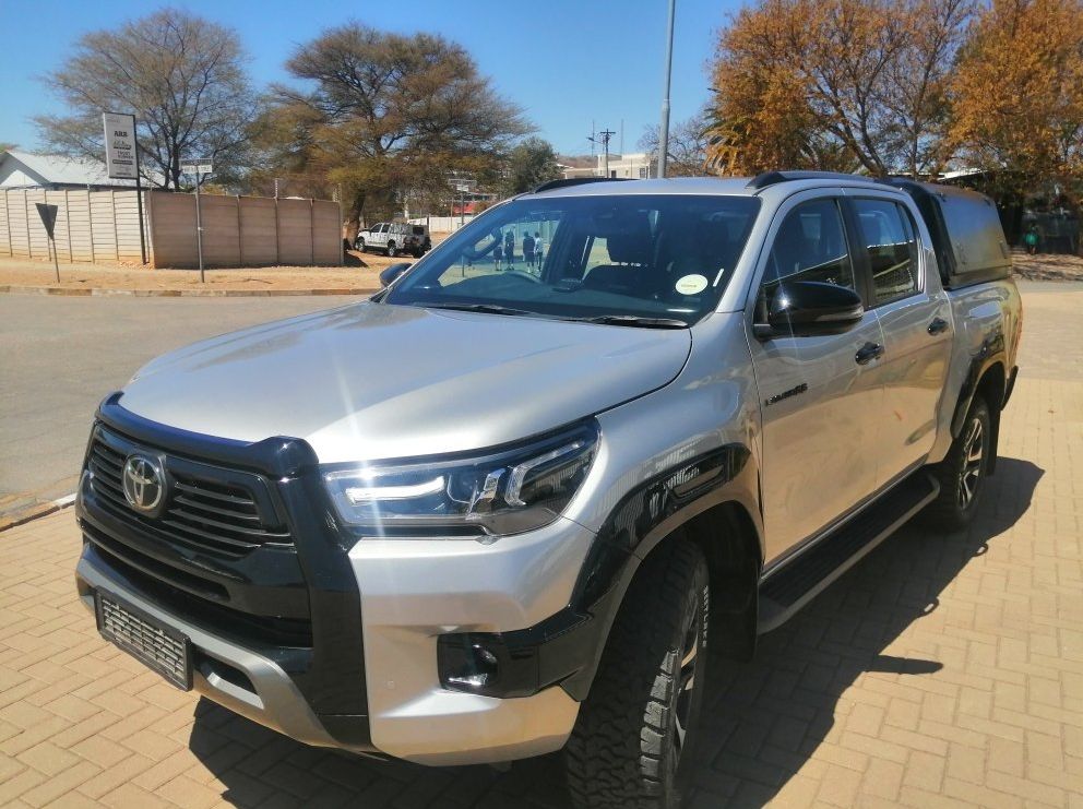 2025 Toyota HILUX 2.8 GD-6 LEGEND 55 D/C 4X4 A/T pictures