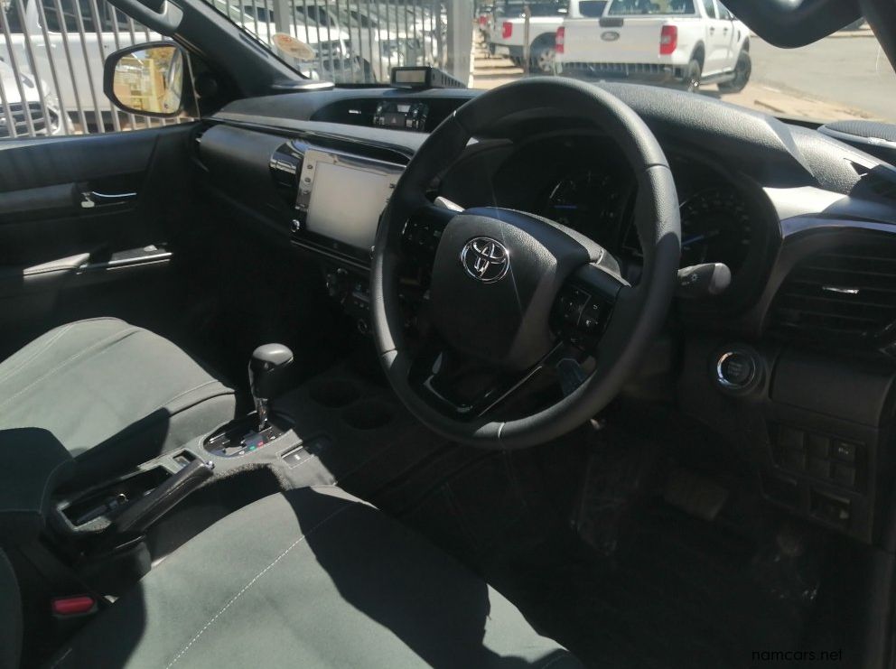 2025 Toyota HILUX 2.8 GD-6 LEGEND 55 D/C 4X4 A/T pictures
