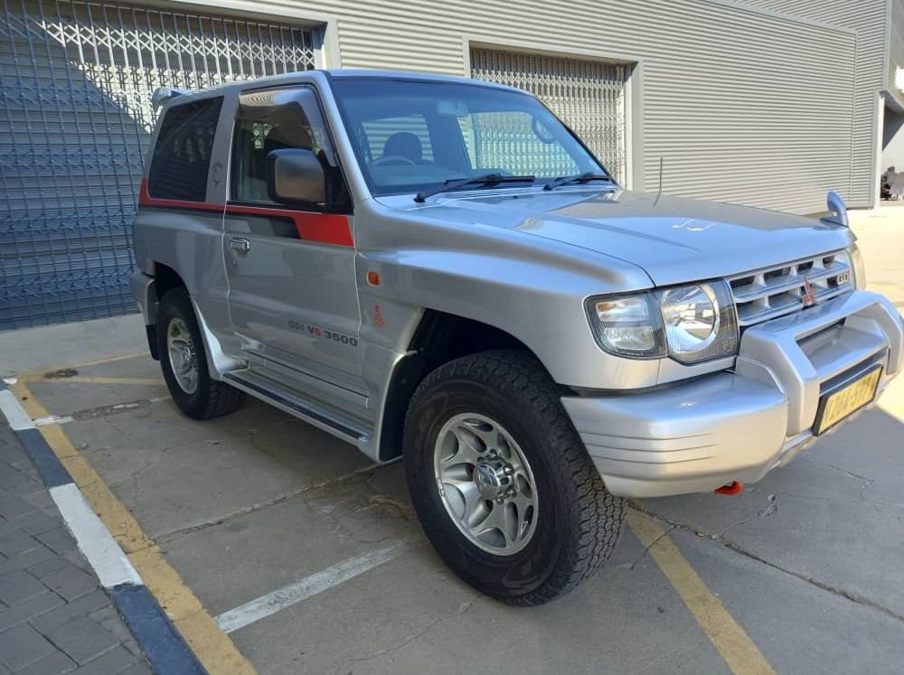 1998 Mitsubishi PAJERO 3,5 GLS pictures