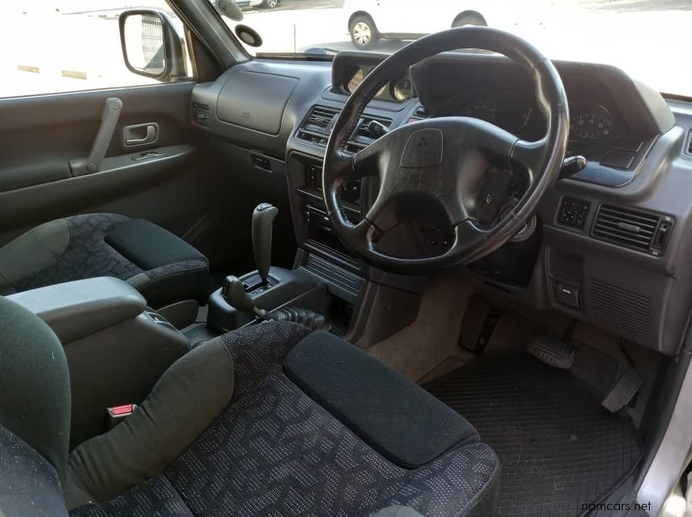 1998 Mitsubishi PAJERO 3,5 GLS pictures