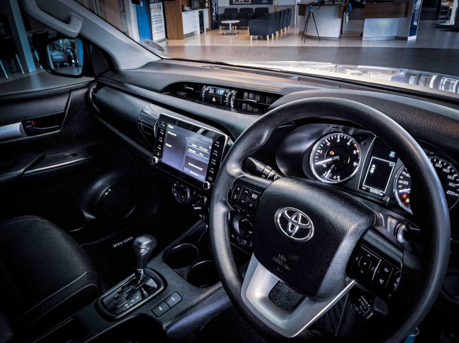 2024 Toyota HILUX 2.4 GD-6 RAIDER 4X4 A/T P/U D/C pictures