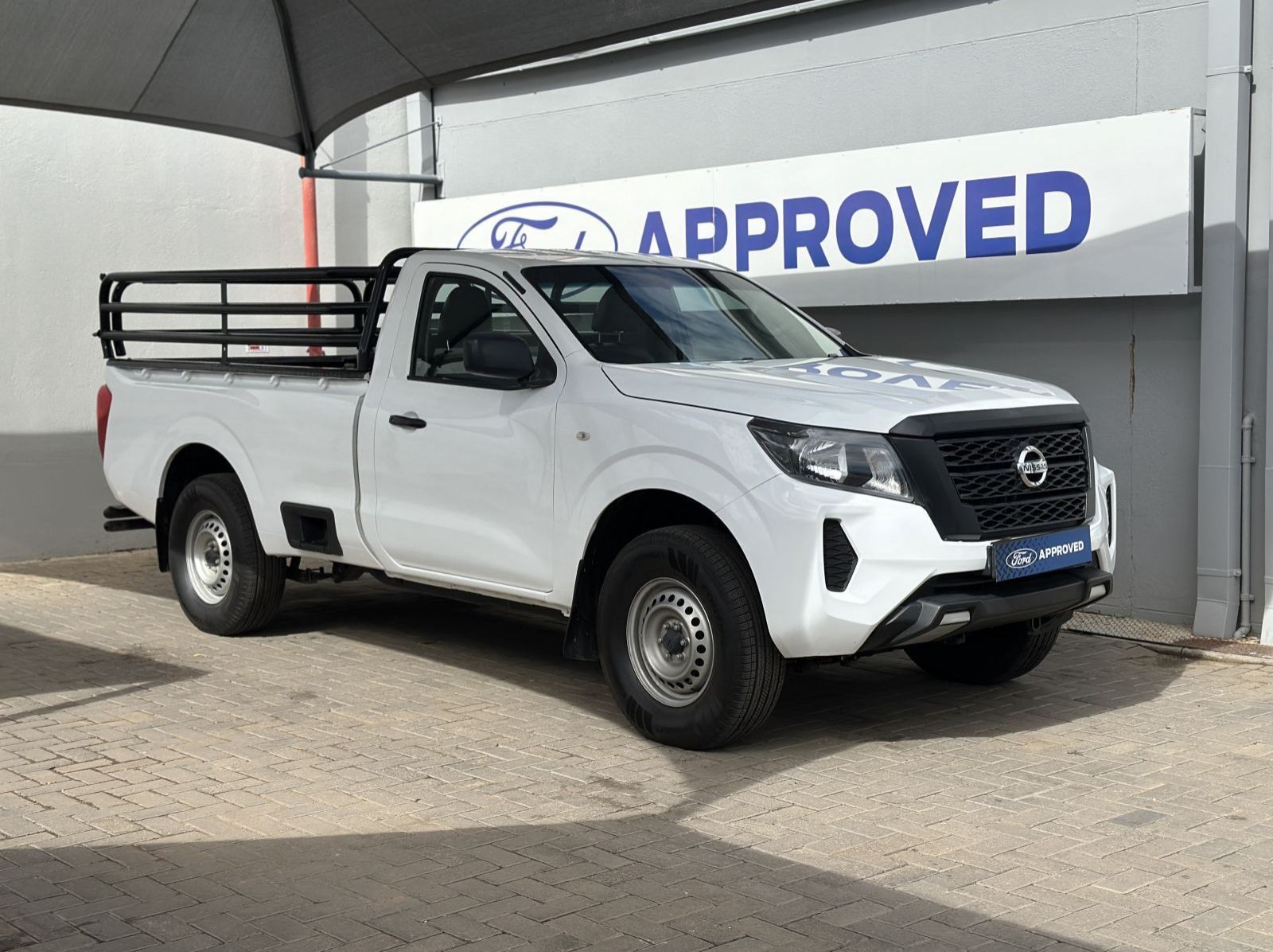Used Nissan NAVARA 2.5 XE 4X4 MAN for sale in Windhoek, Namibia