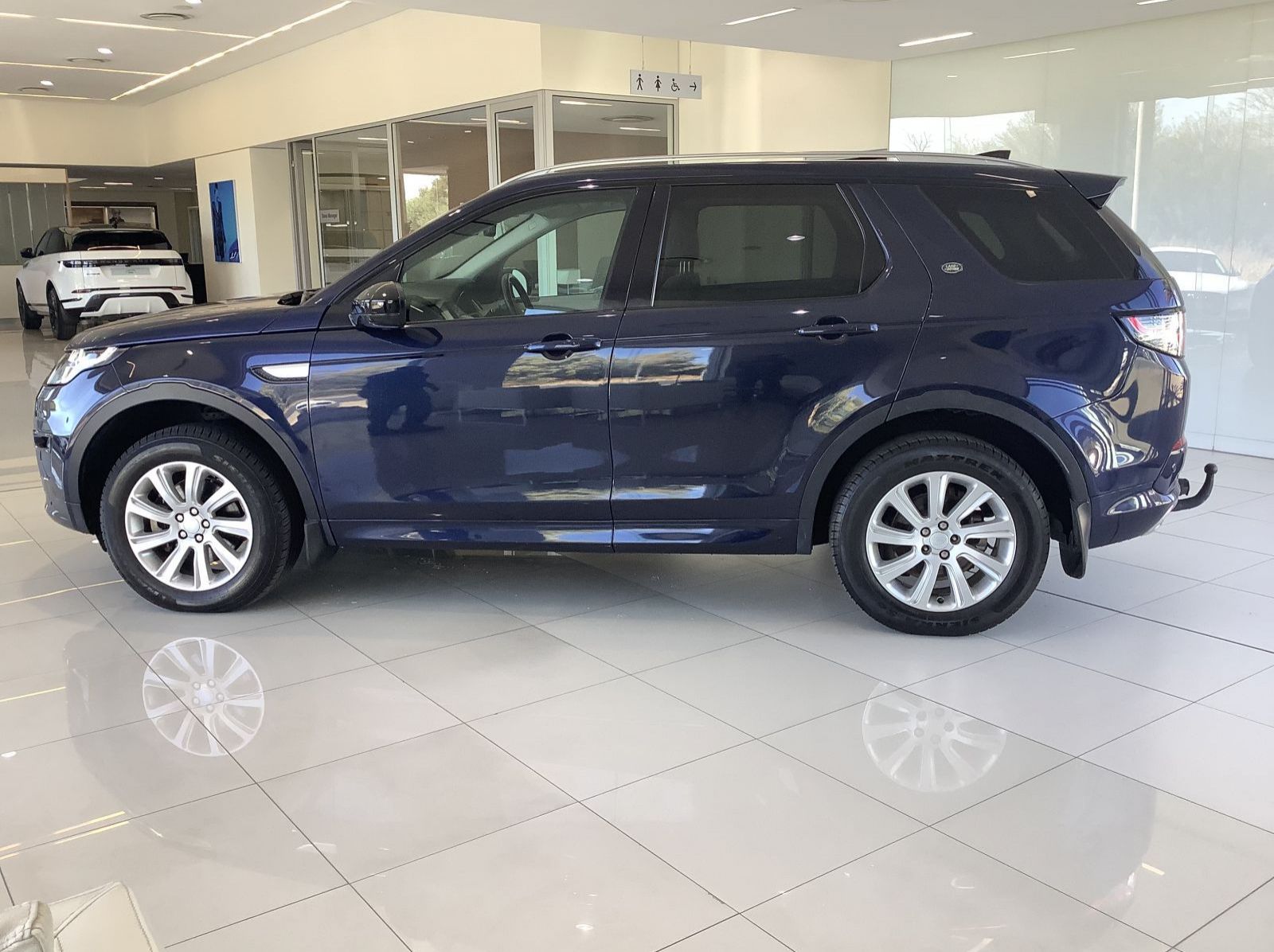 Used Land Rover DISCOVERY SPORT 2.0i4D HSE  for sale in Windhoek, Namibia