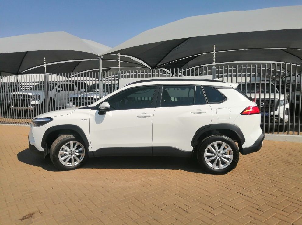 2026 Toyota CROSS 1.8 XS HYBRID pictures