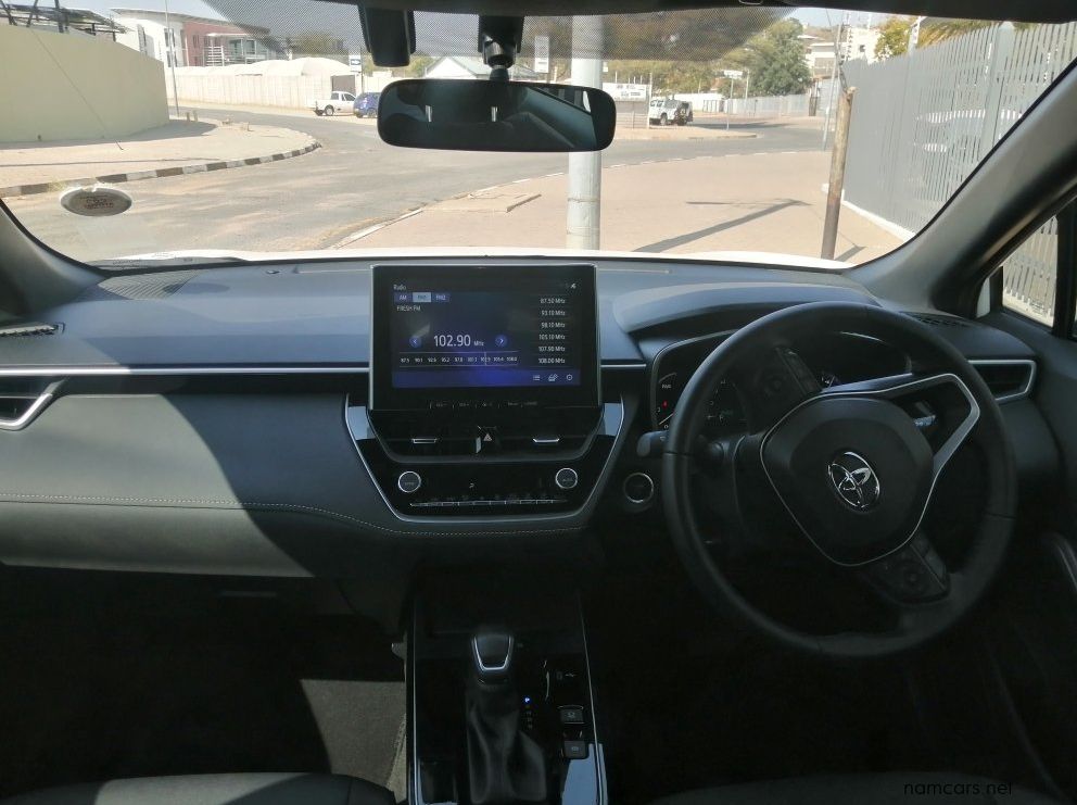 2026 Toyota CROSS 1.8 XS HYBRID pictures