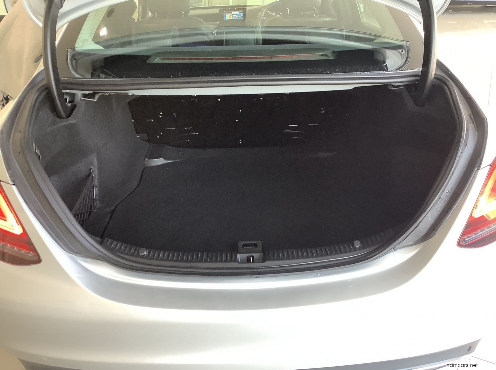 2021 Mercedes-Benz C180 AT pictures