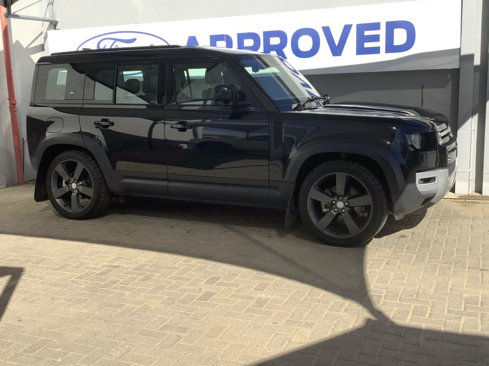 Used Land Rover DEFENDER 110 D240 SE 177KW for sale in Windhoek, Namibia