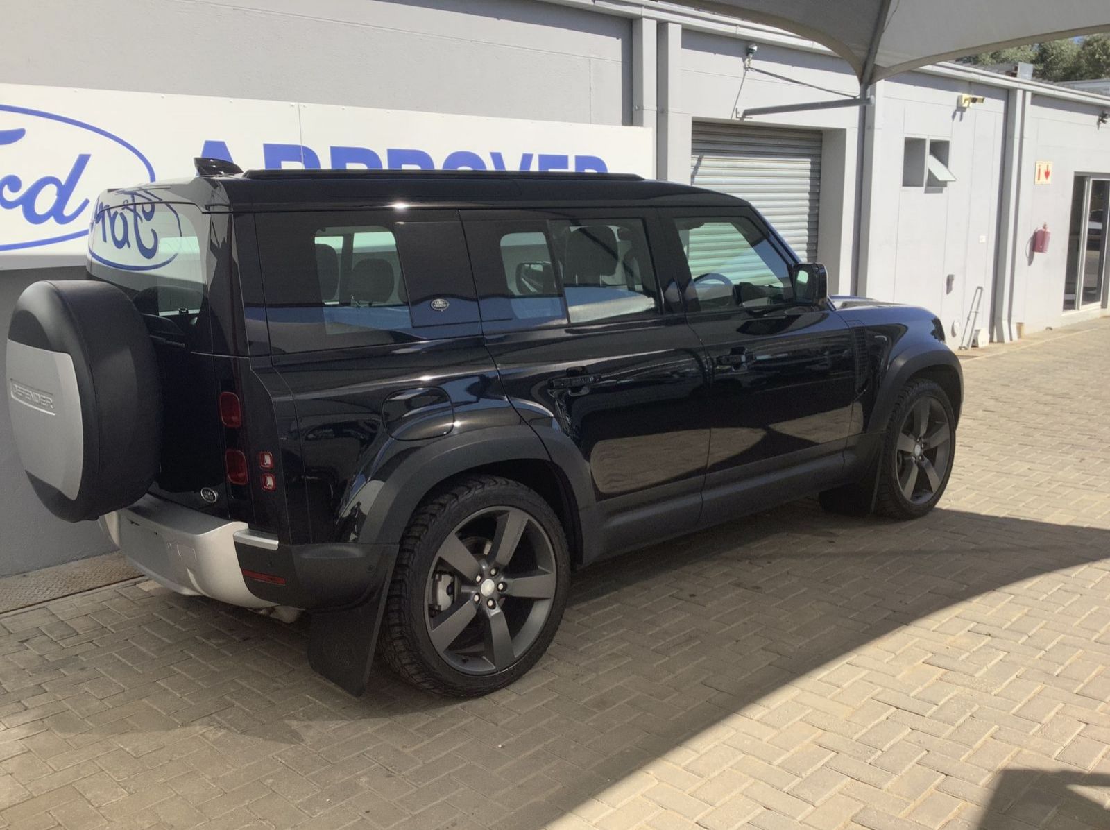 2020 Land Rover DEFENDER 110 D240 SE 177KW pictures