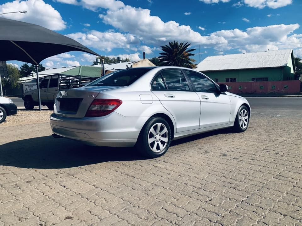 2009 Mercedes-Benz C220 CDI 2.0 photo