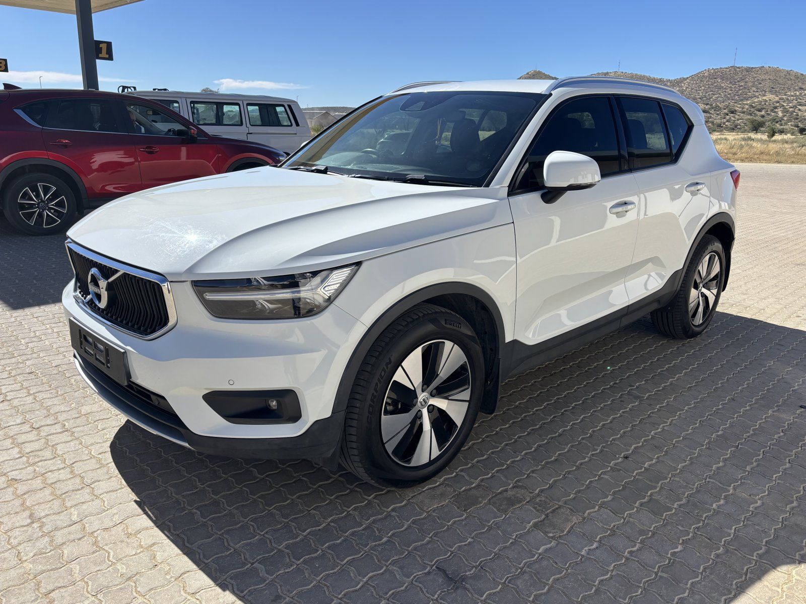 2022 Volvo XC40 T3 Momentum (NO DEPOSIT DEAL) photo