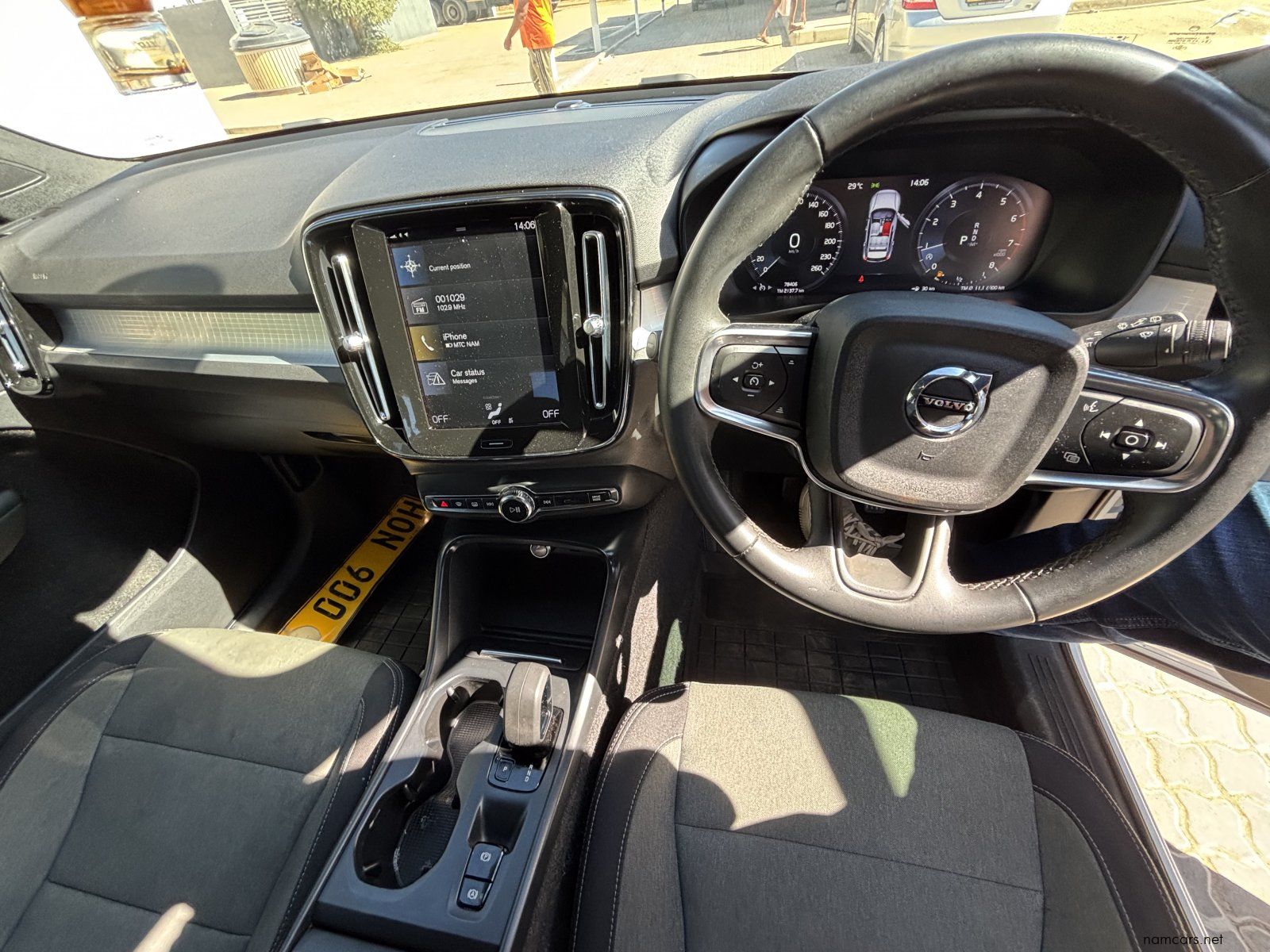 2022 Volvo XC40 T3 Momentum (NO DEPOSIT DEAL) photo