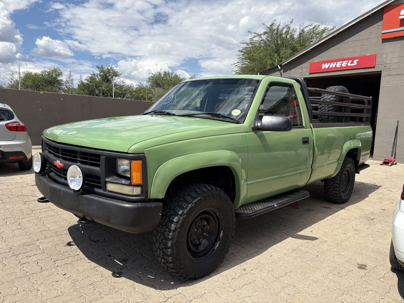 1997 Chevrolet CHEVROLET PICK-UP 4X4 V8 PETROL photo