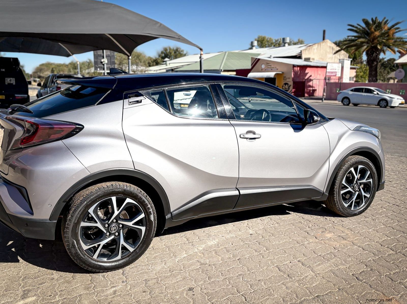 2020 Toyota TOYOTA C-HR 1.2T LUXURY CVT pictures