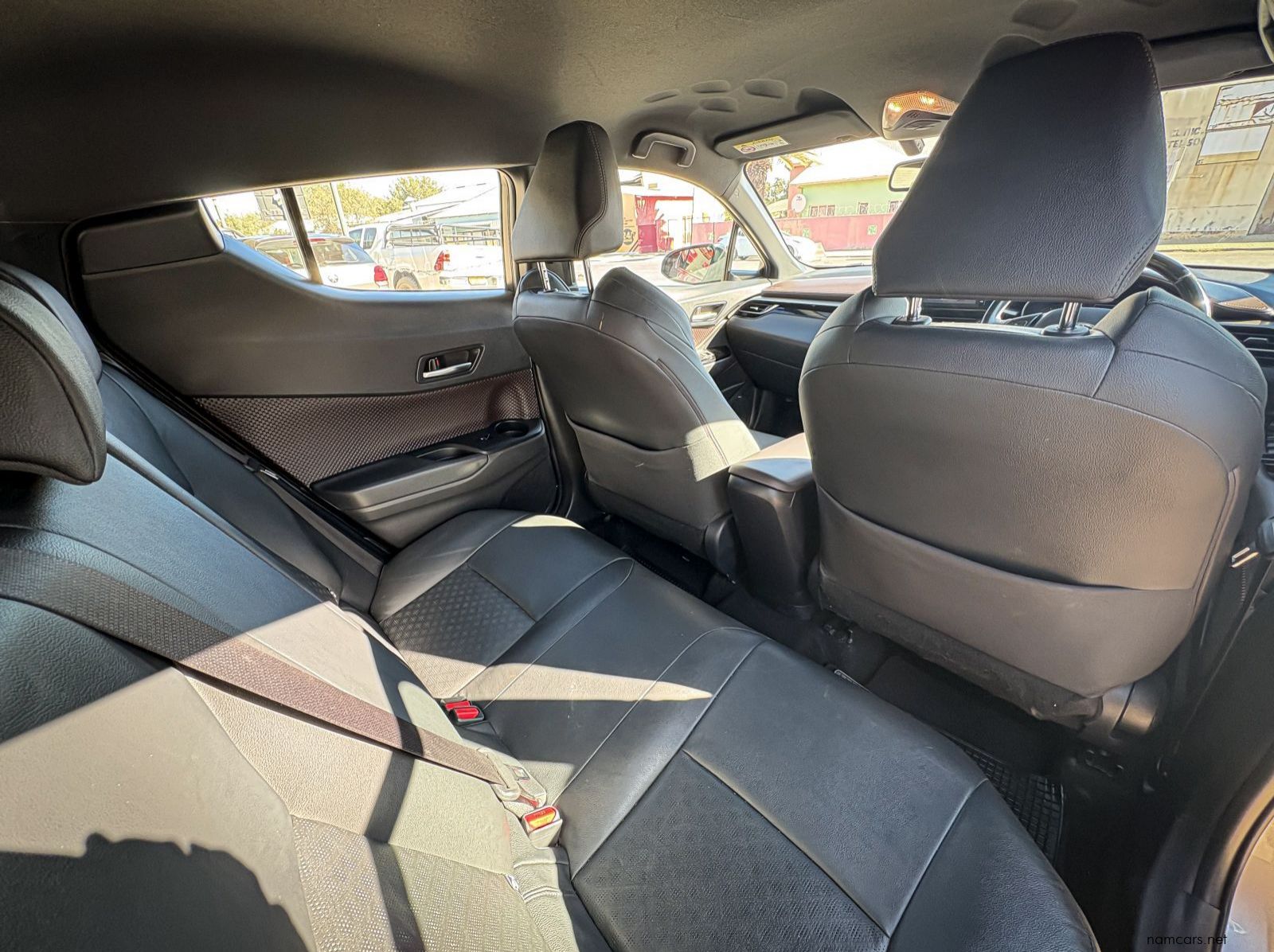 2020 Toyota TOYOTA C-HR 1.2T LUXURY CVT pictures