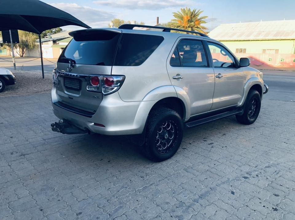 2013 Toyota FORTUNER 3.0 D4D 4X4 pictures