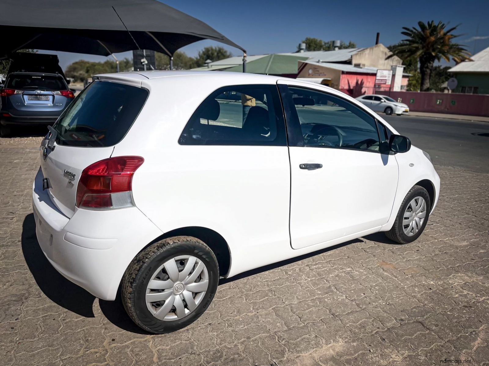 2011 Toyota YARIS 1.3 ZEN1 3DR M/T pictures