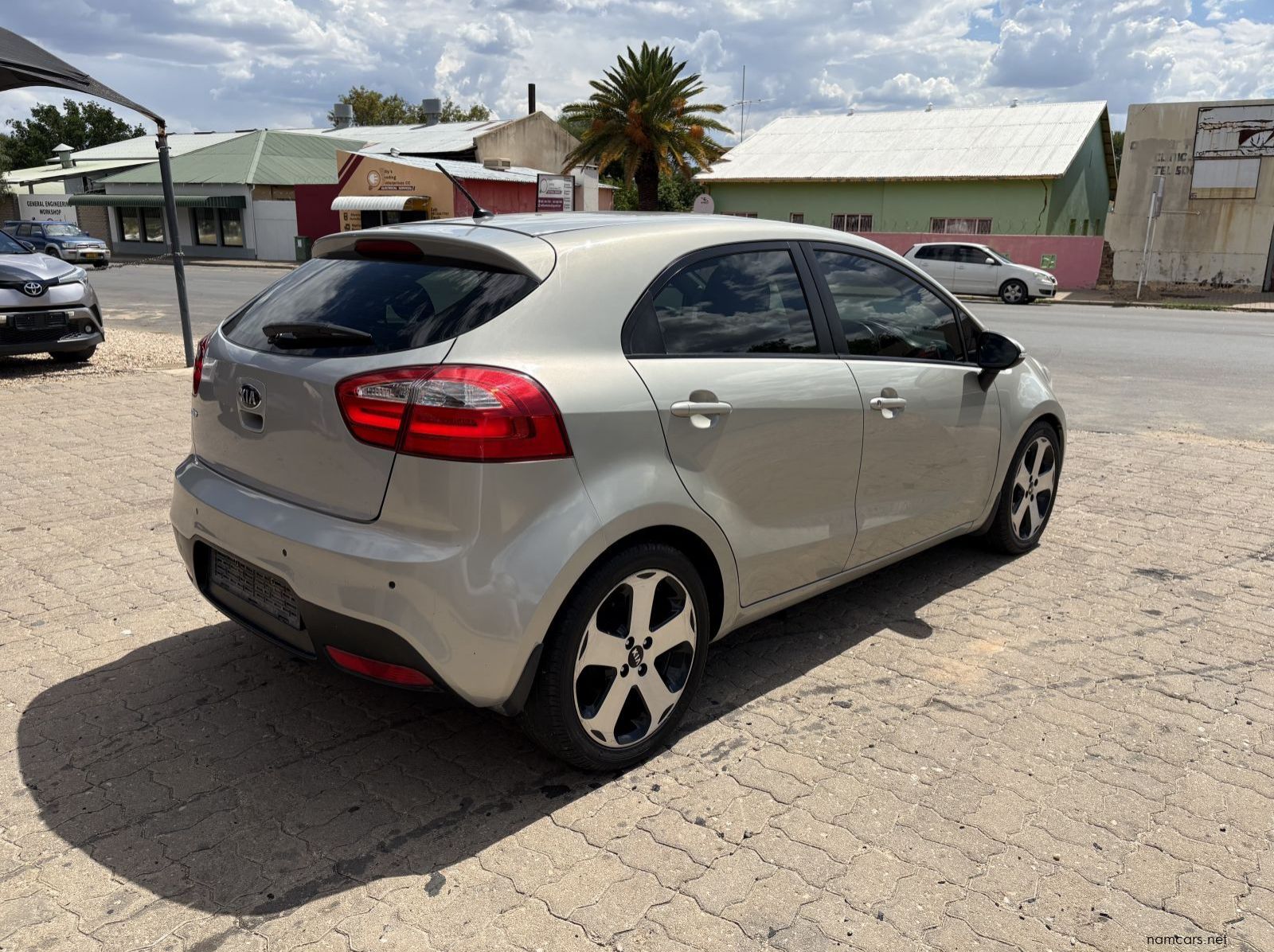 2014 Kia KIA RIO 1.4 TEC 5DR pictures