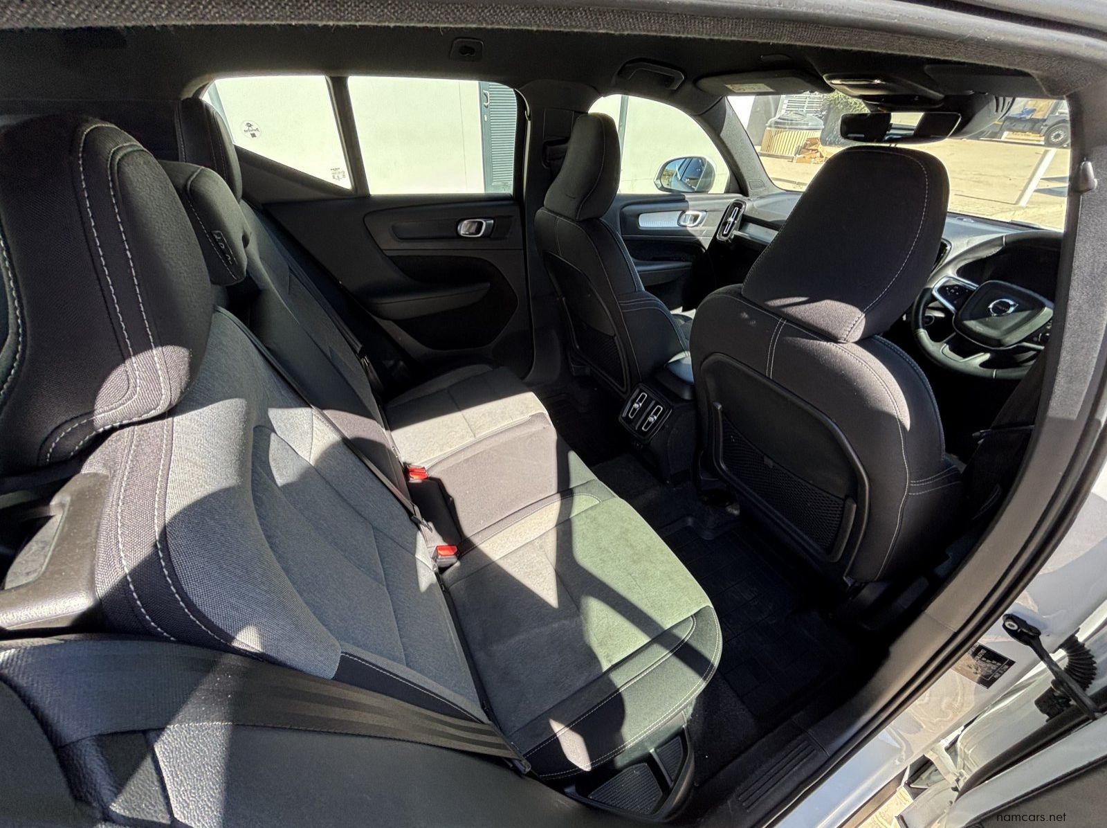 2022 Volvo XC40 T3 Momentum (NO DEPOSIT DEAL) pictures