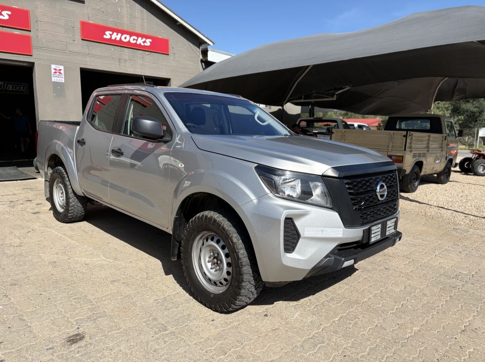 Used Nissan NISSAN NAVARA 4X4 2.5 SE M/T D/C for sale in Okahandja, Namibia