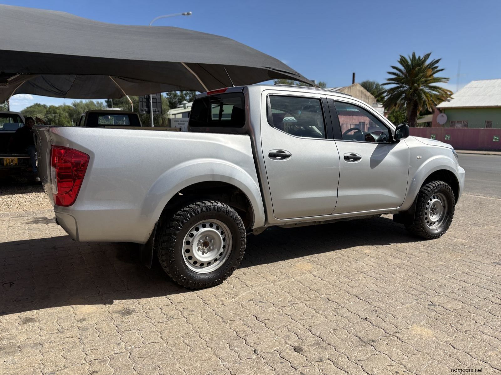 2022 Nissan NISSAN NAVARA 4X4 2.5 SE M/T D/C pictures