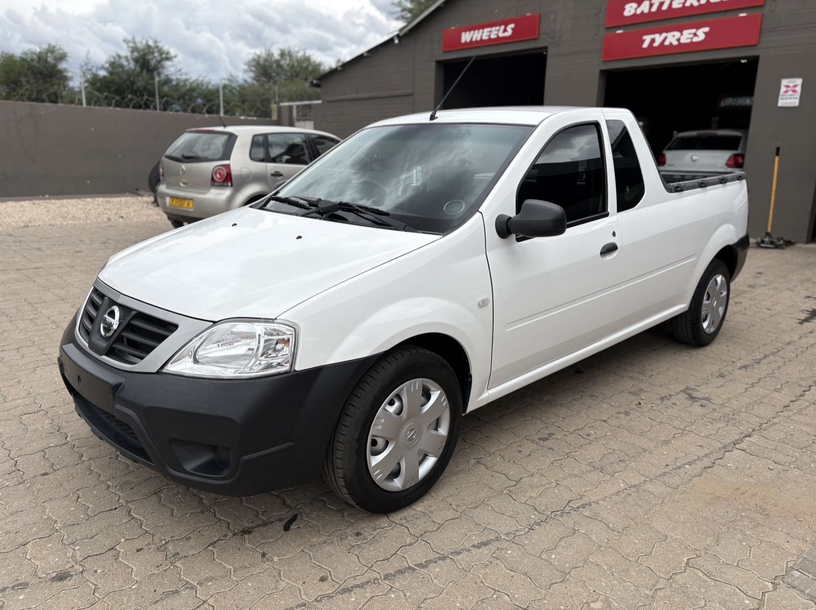 2021 Nissan NISSAN NP200 1.6 M.T pictures