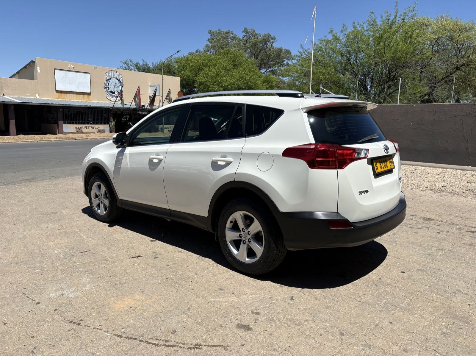 2014 Toyota RAV 4 2.2D GX 4X4 pictures